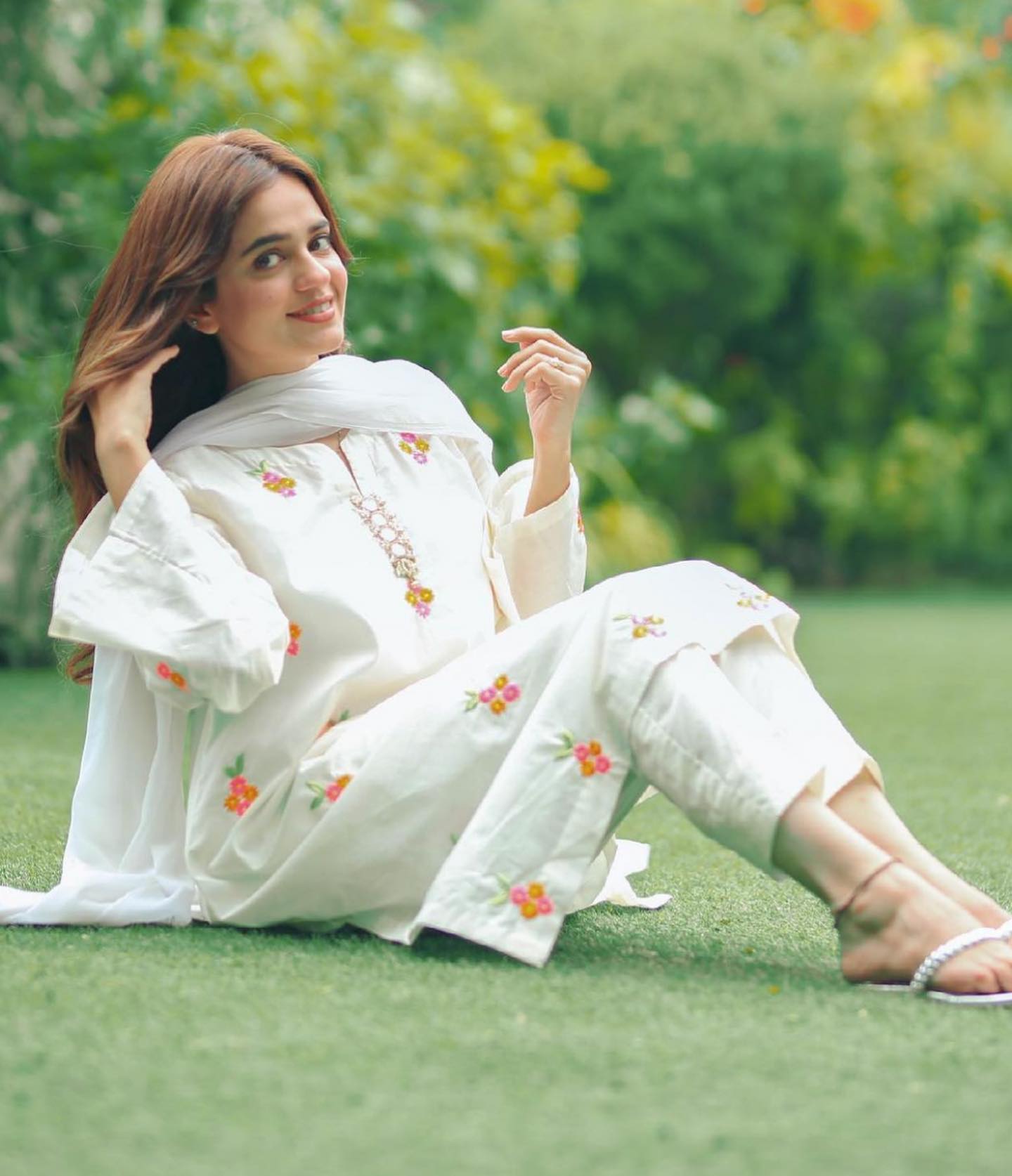 WHITE ALL OVER DORI EMBROIDERED WITH SEQUIN KURTA WITH PANTS – Dharya